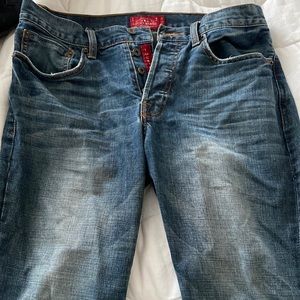Lucky Brand jeans - blue. Button fly. 32x32 size. 121 Heritage Slim style